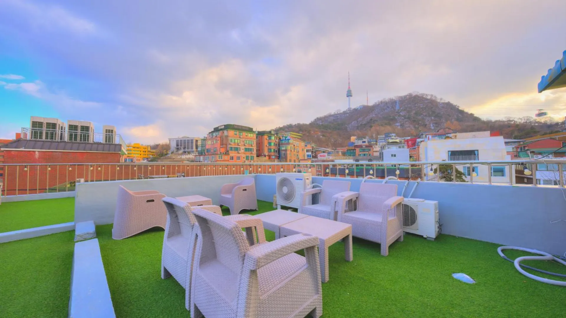 Cave Myeongdong Hostel Seoul