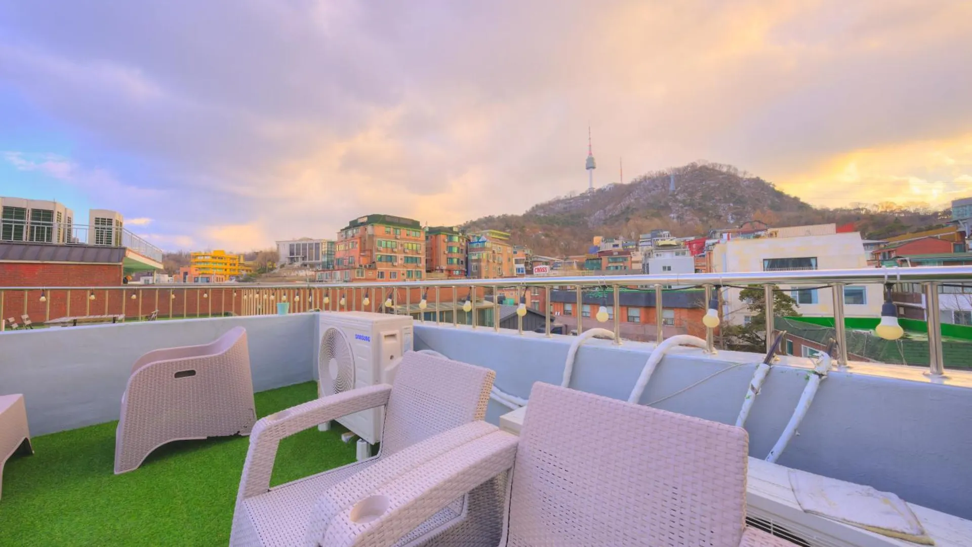 Cave Myeongdong Hostel Seoul