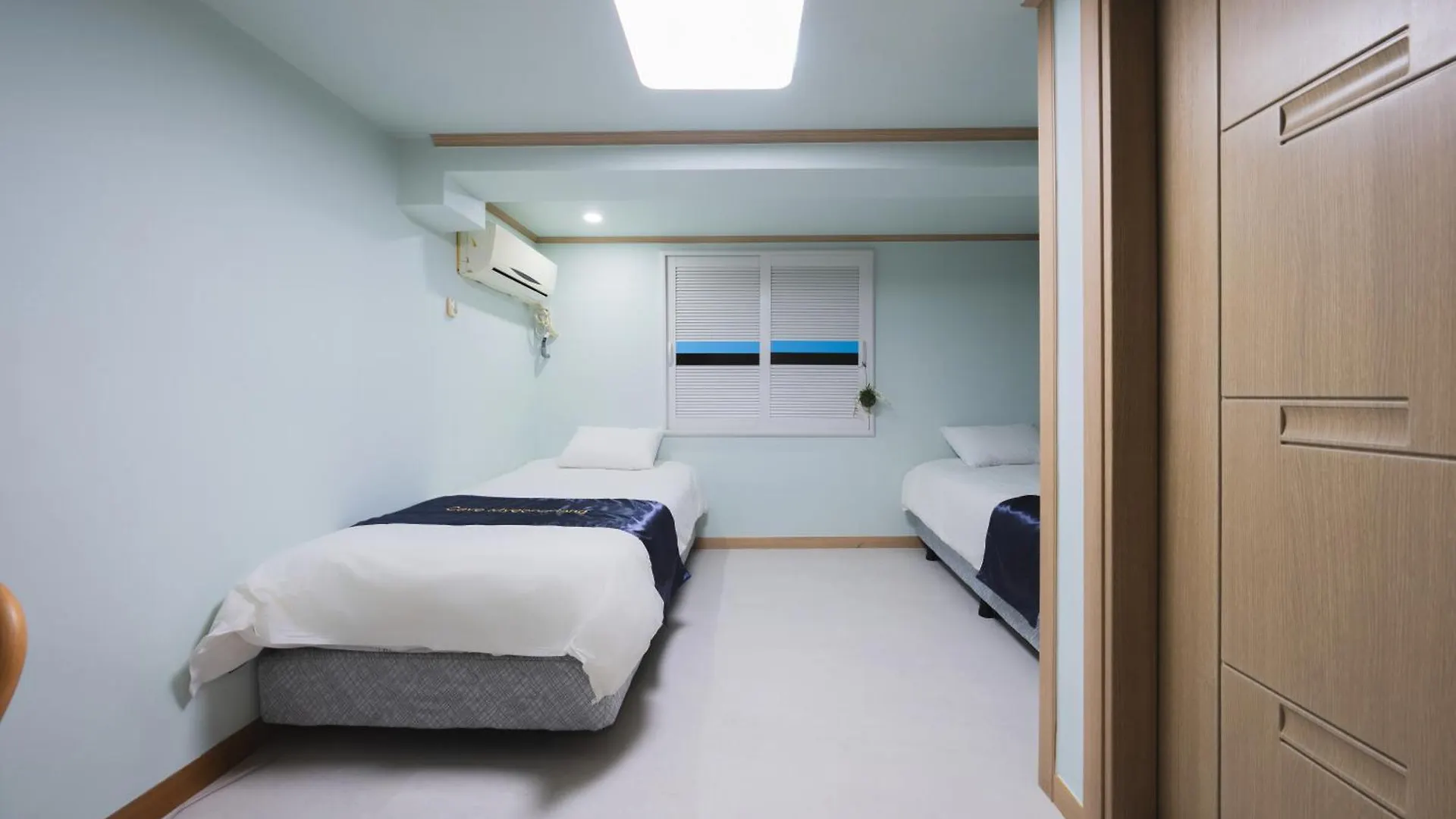 Cave Myeongdong Hostel Seoul