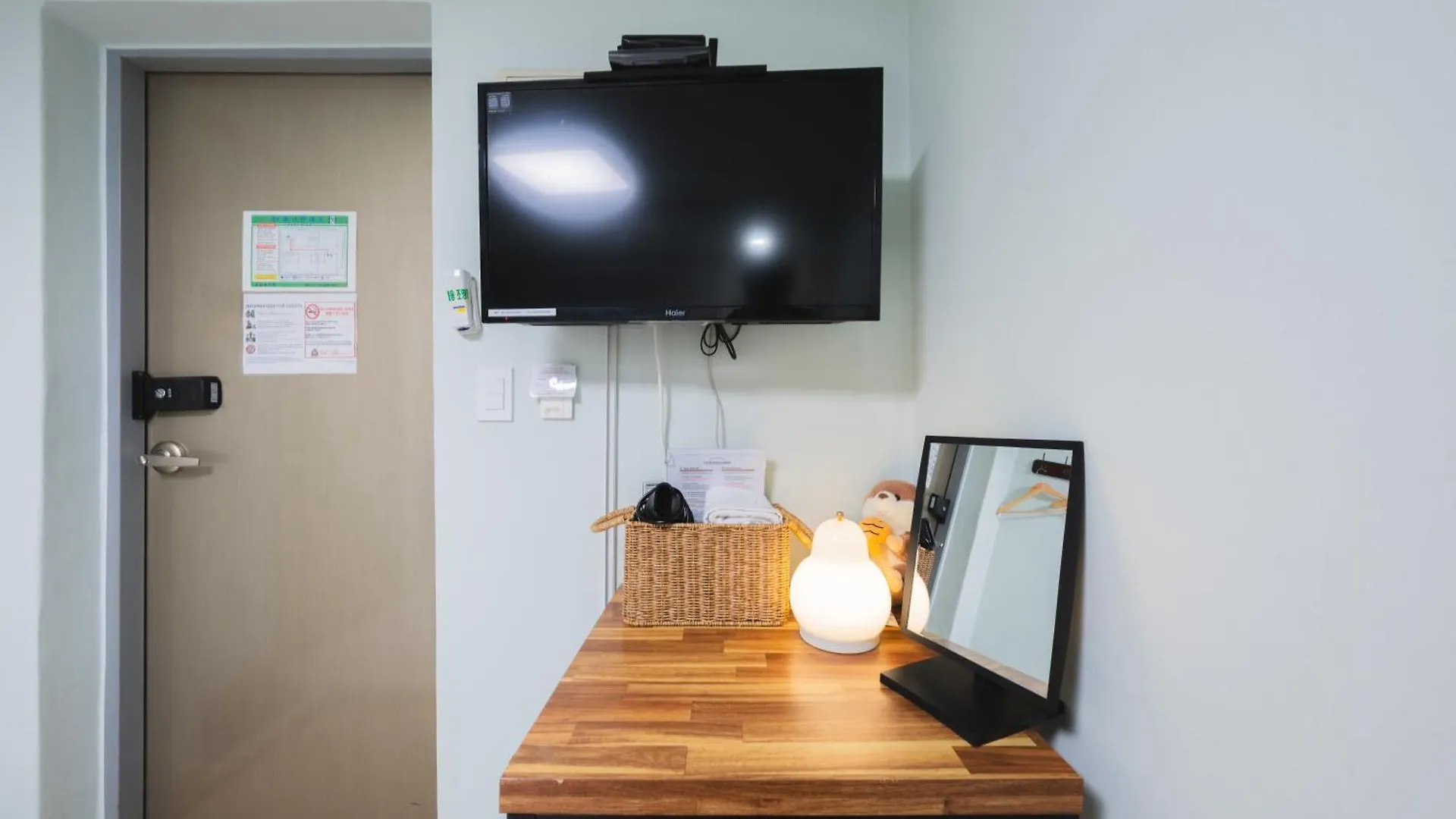 Cave Myeongdong Hostel Seoul South Korea