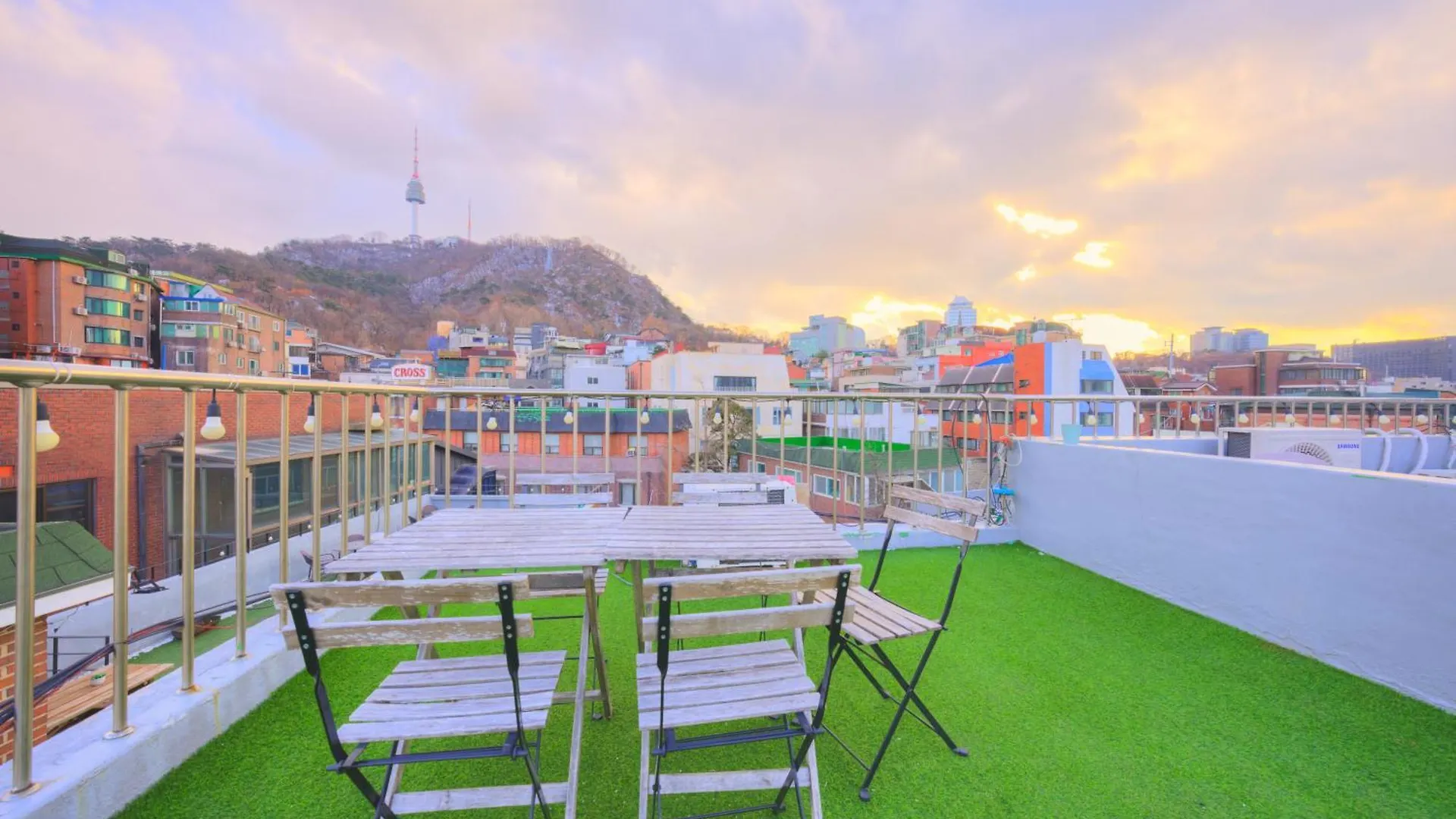 Cave Myeongdong Hostel Seoul