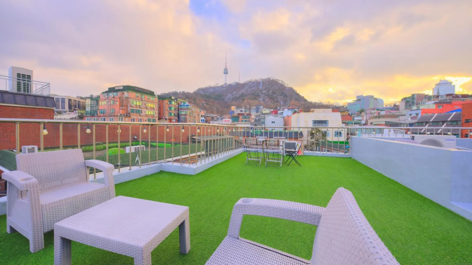 Cave Myeongdong Hostel Seoul