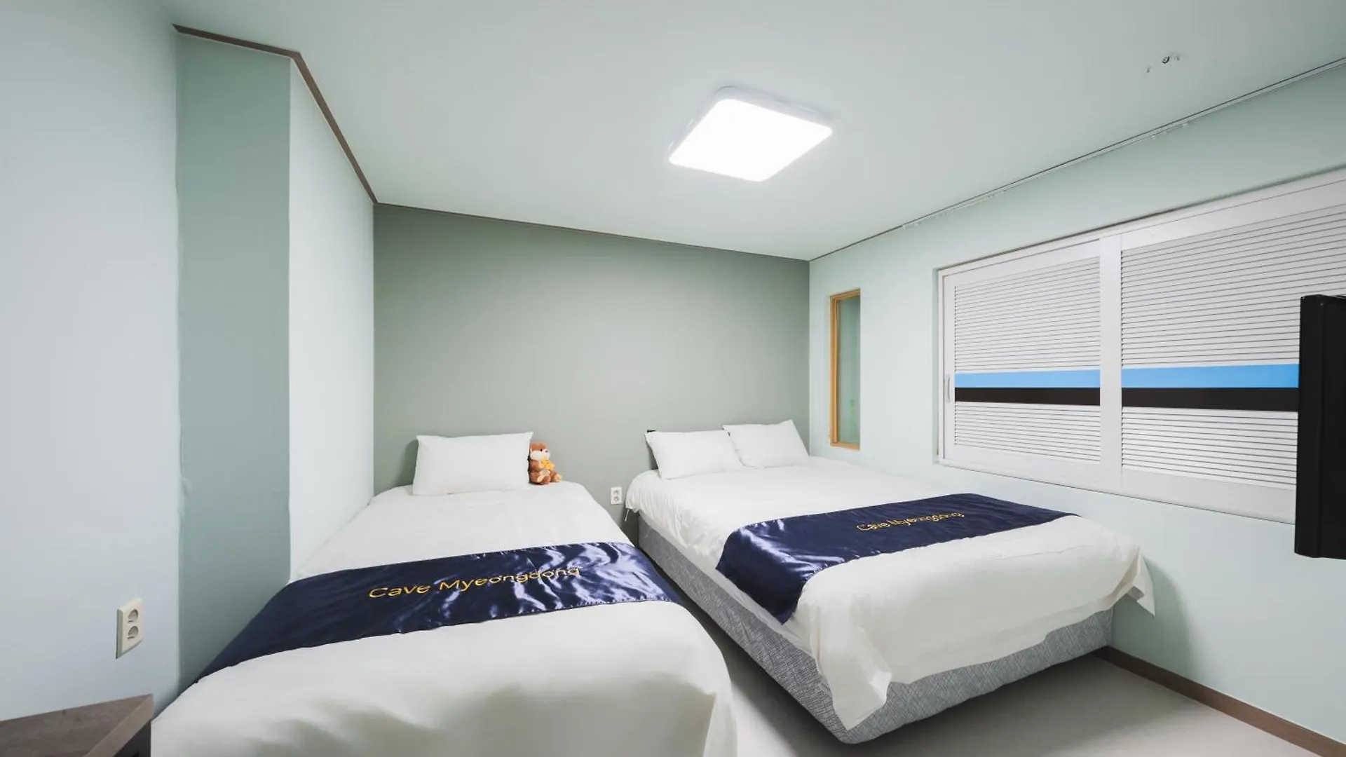 Cave Myeongdong Hostel Seoul