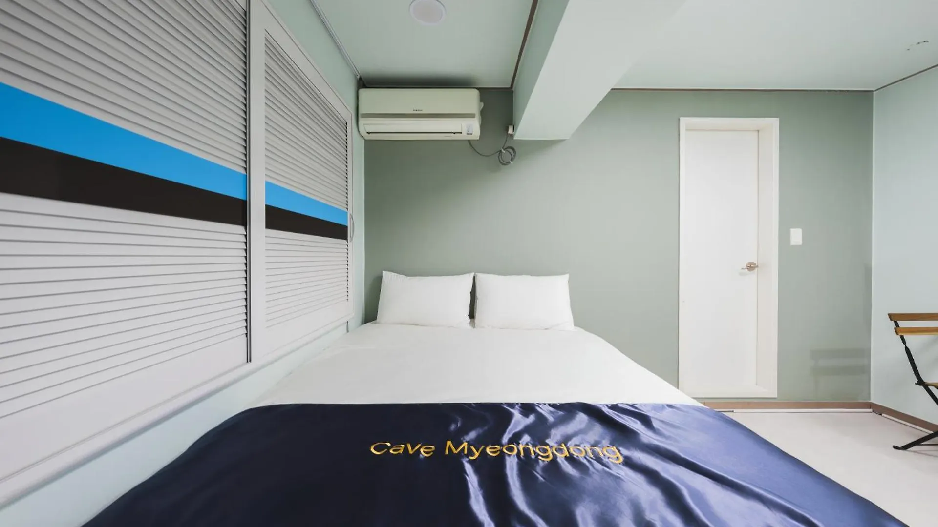 Cave Myeongdong Hostel Seoul South Korea