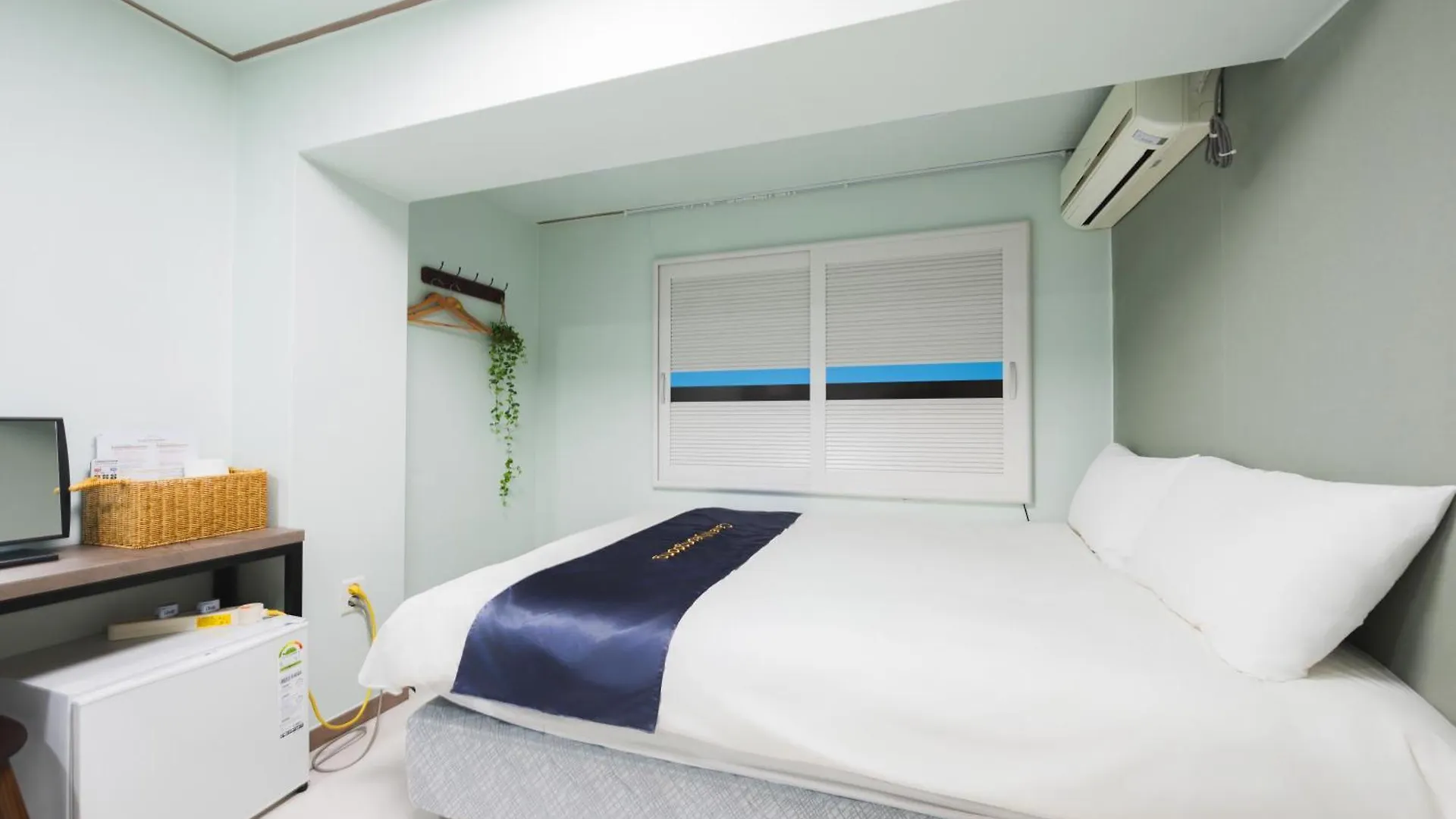 Cave Myeongdong Hostel Seoul