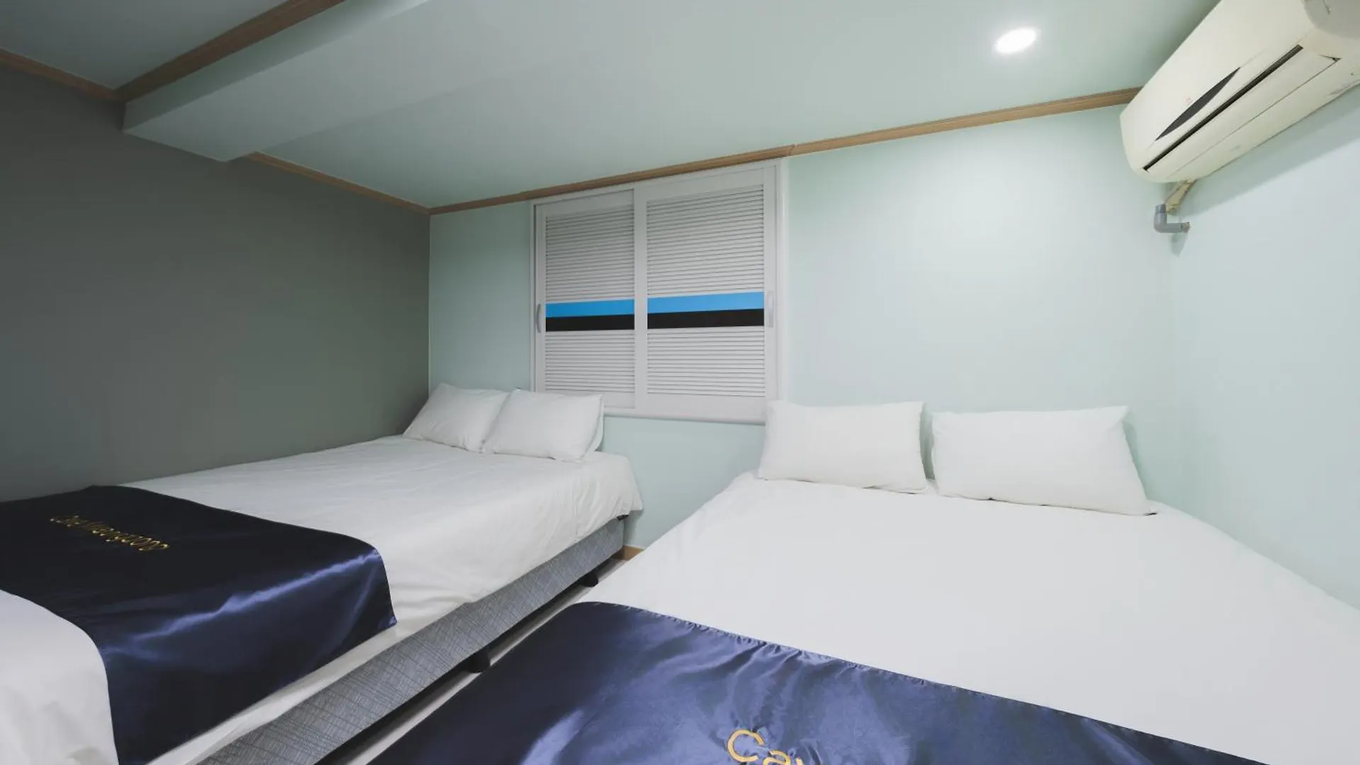 Cave Myeongdong Hostel Seoul South Korea