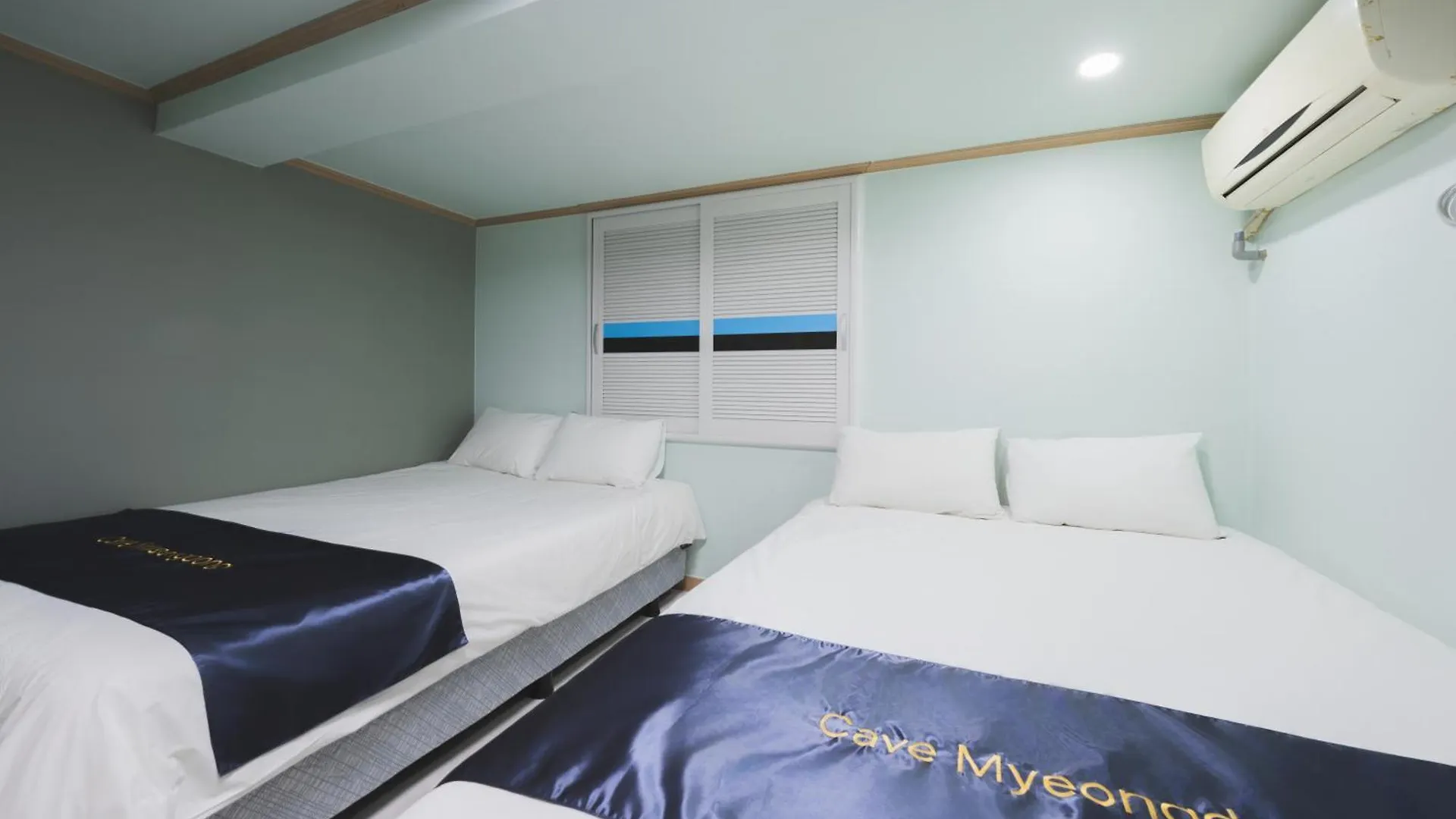 Cave Myeongdong Hostel Seoul South Korea