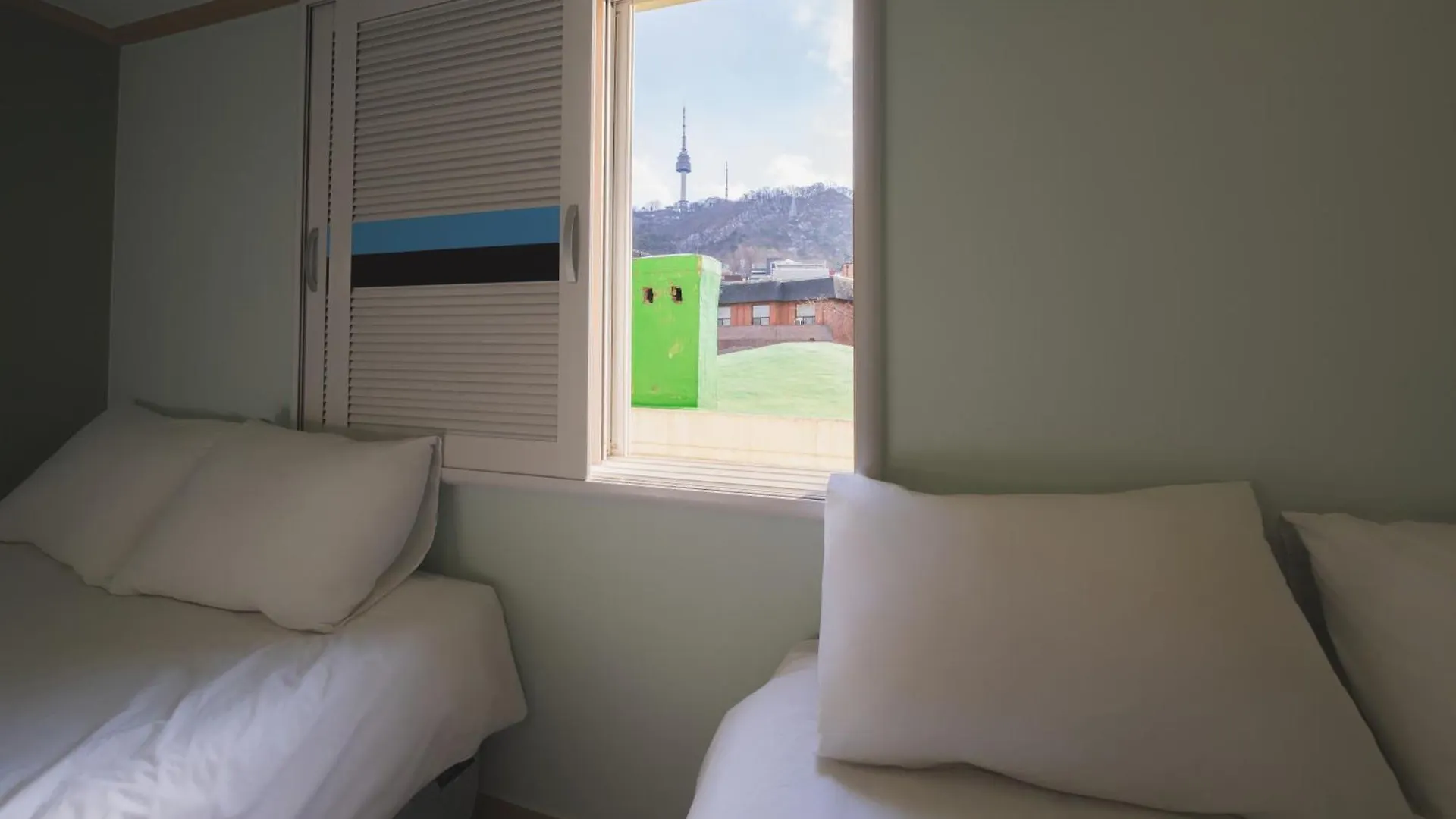 Cave Myeongdong Hostel Seoul